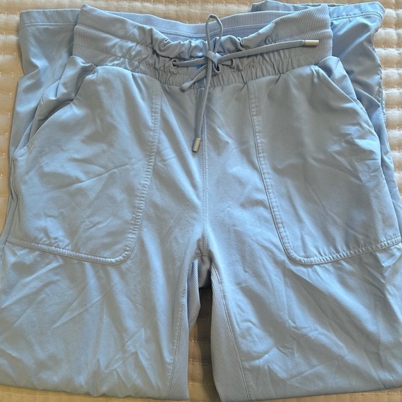 Lululemon Women’s Beyond the Studio High Rise Crop in Blue Linen, Size 2 - Picture 11 of 14